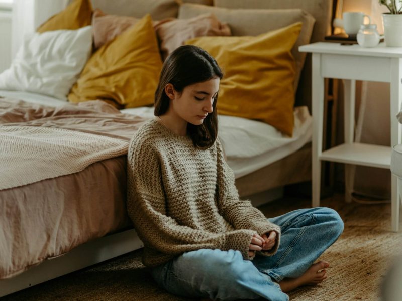 unhappy-teenage-girl-sitting-on-the-floor-koncept-of-mental-health-.jpg unhappy-teenage-girl-sitting-on-the-floor-koncept-of-mental-health-.jpg